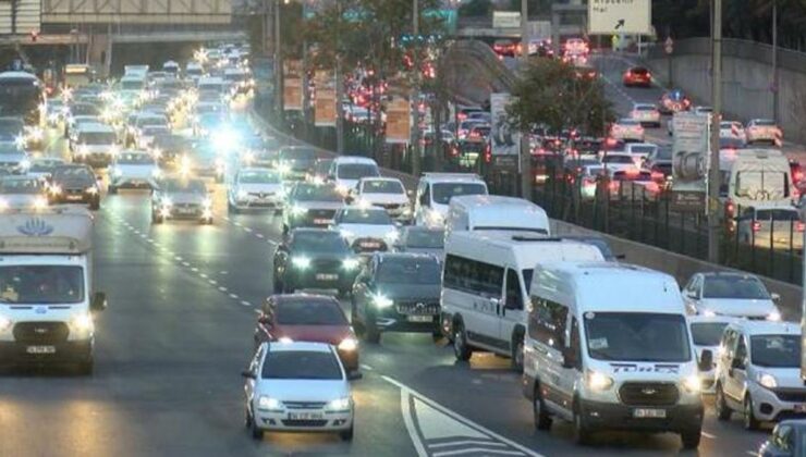 İstanbul trafiğinde eğitim dönemi yoğunluğu