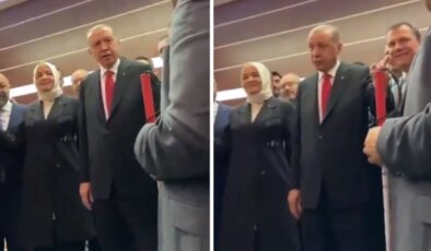 Cumhurbaşkanı Erdoğan şarkının sözlerini değiştirdi: Bana her şey Kemal’i hatırlatıyor