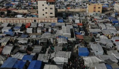 İsrail askerleri Batı Şeria’daki Tulkerim Mülteci Kampı’nı kuşatma altına aldı