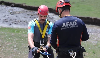 AFAD “100 bin arama kurtarma personeli” hedefiyle Kars’ta gönüllü yetiştiriyor