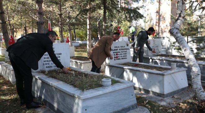 Kars Belediyesi Şehitlikte, Bakım- Onarım ve temizlik yaptı!