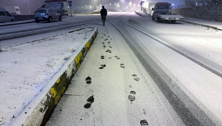 Kars ve Ardahan’da kar yağışı etkili oldu