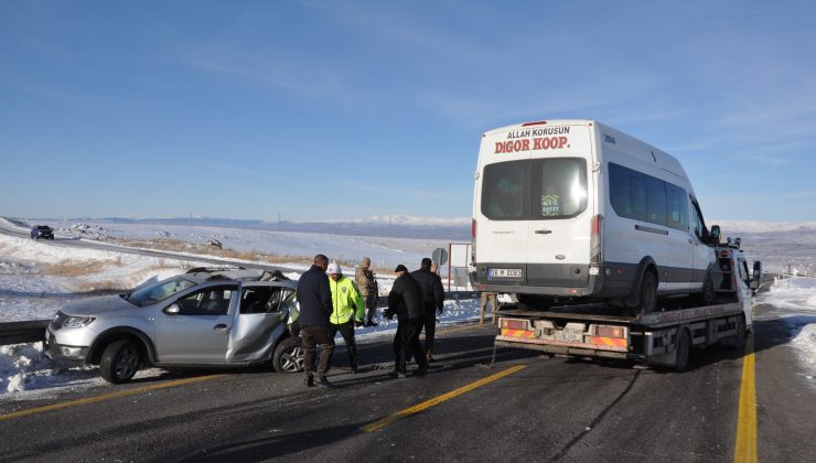 Kars’taki trafik kazasında yaralanan 13 öğretmenden 12’si taburcu oldu